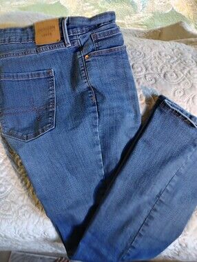 EUC Denizen Levi Bootcut Jeans